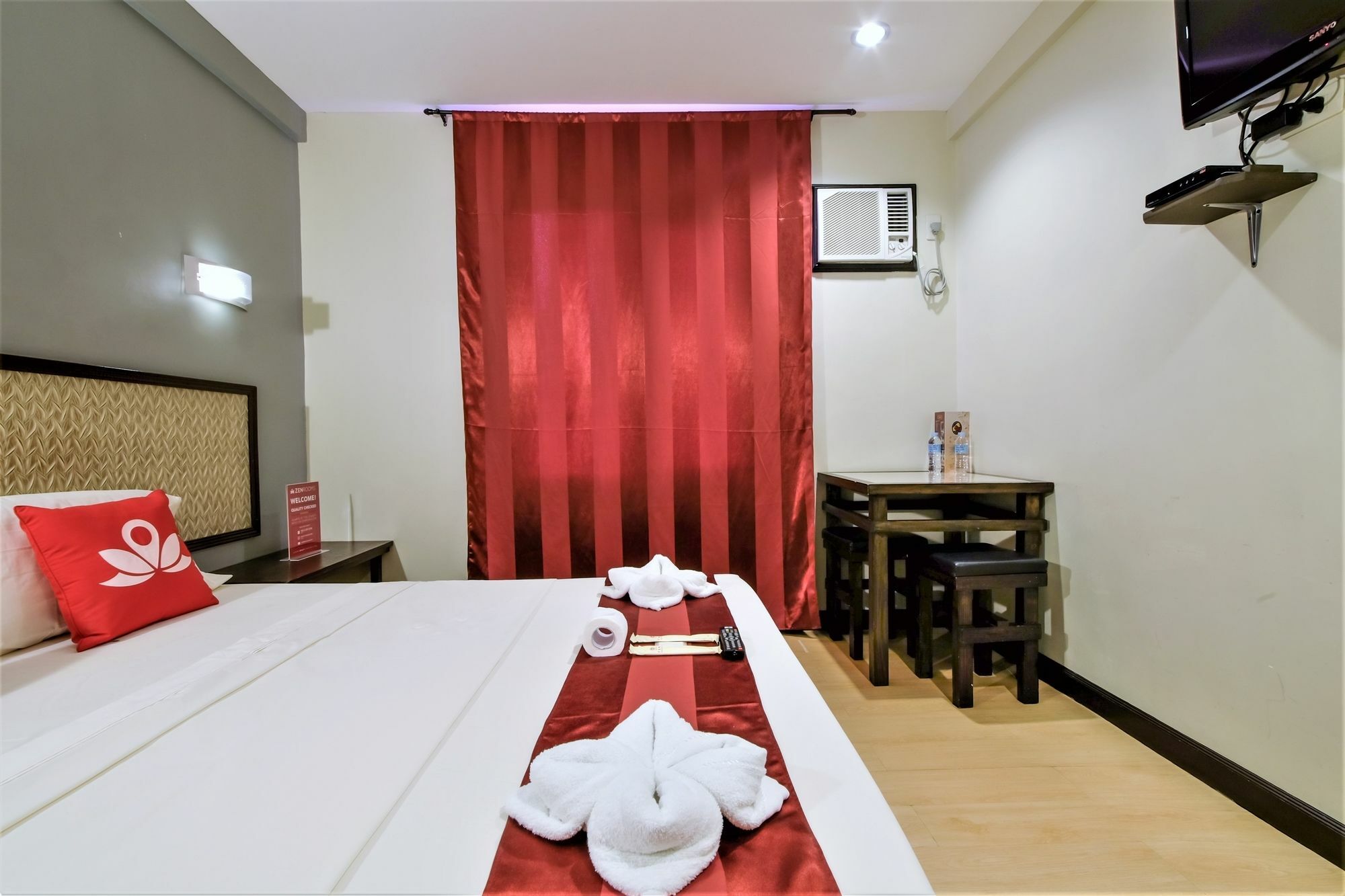 Zen Rooms Basic Aurora פאסאי מראה חיצוני תמונה