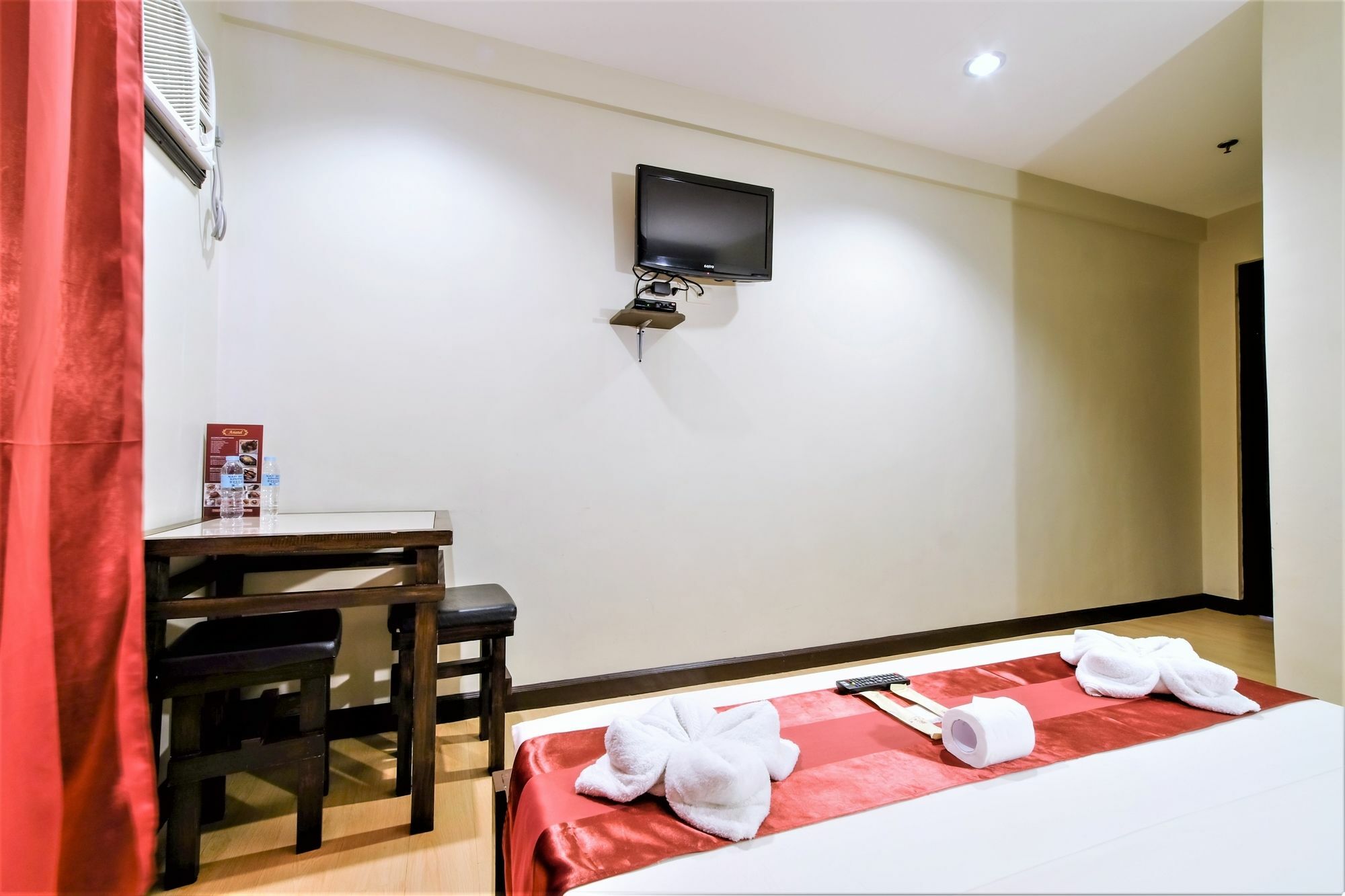 Zen Rooms Basic Aurora פאסאי מראה חיצוני תמונה