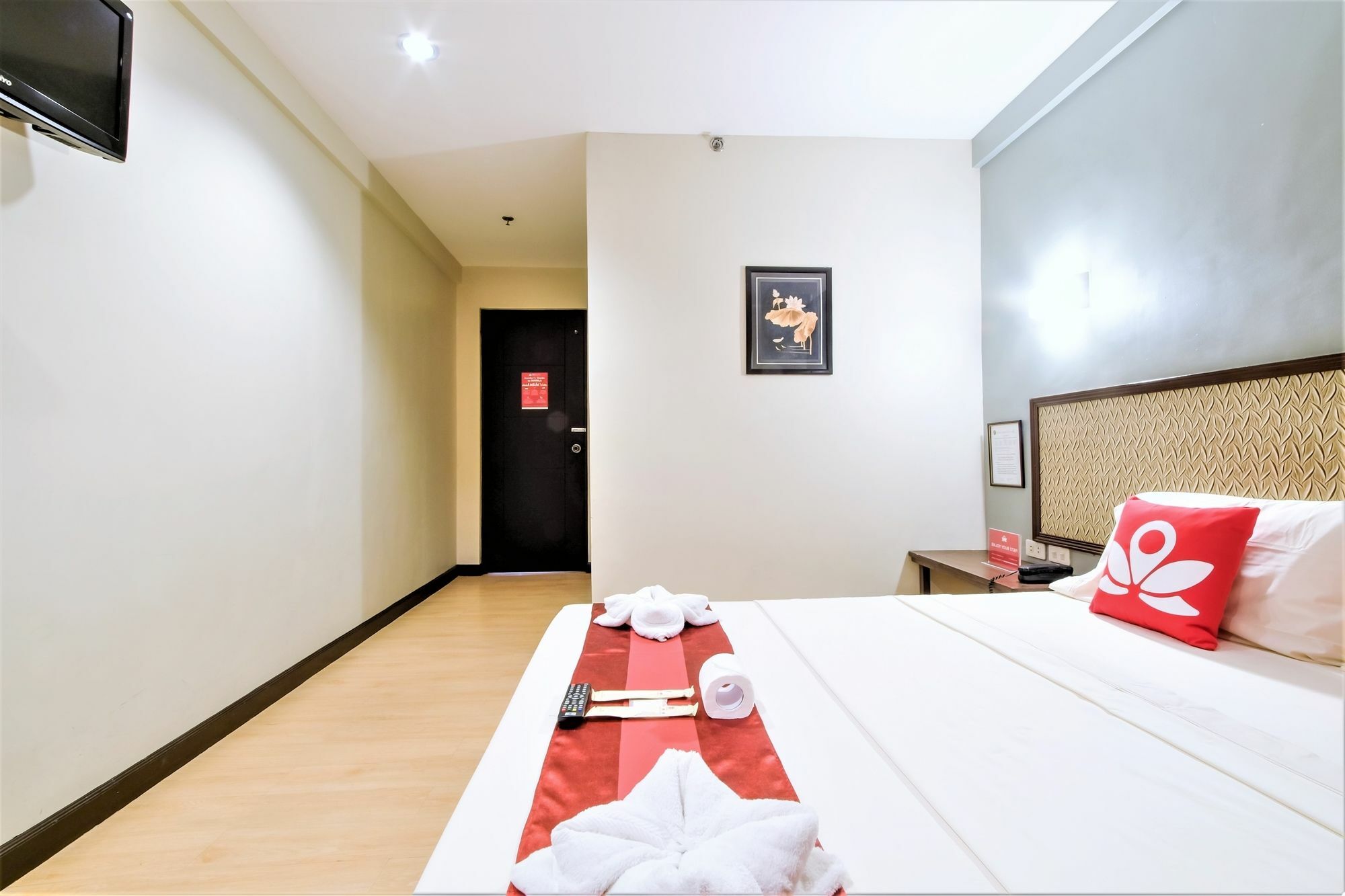 Zen Rooms Basic Aurora פאסאי מראה חיצוני תמונה