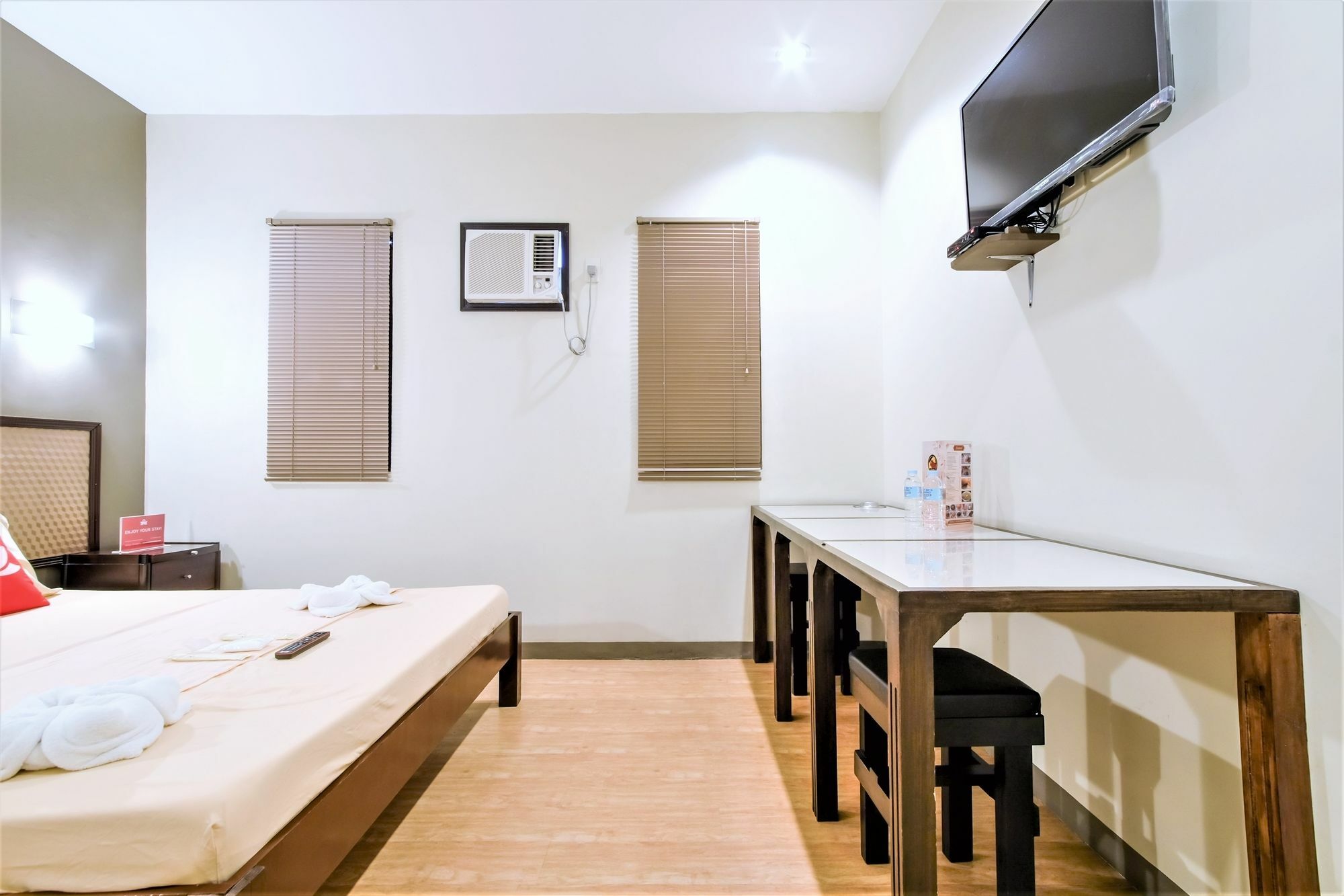 Zen Rooms Basic Aurora פאסאי מראה חיצוני תמונה