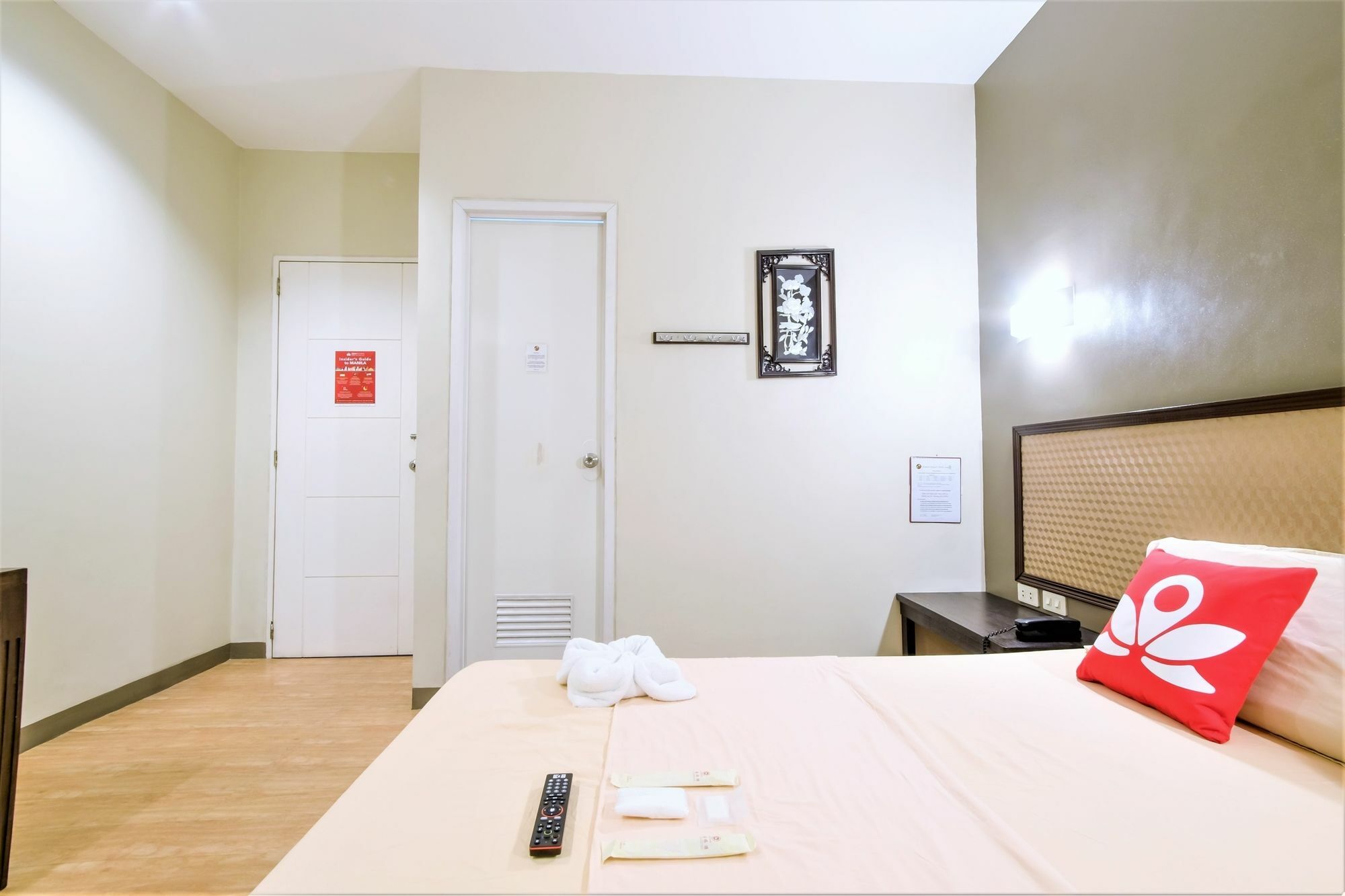 Zen Rooms Basic Aurora פאסאי מראה חיצוני תמונה